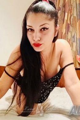 Unwiderstehliche Suzi vom Escort Berlin erfüllt deine Sex-Träume!